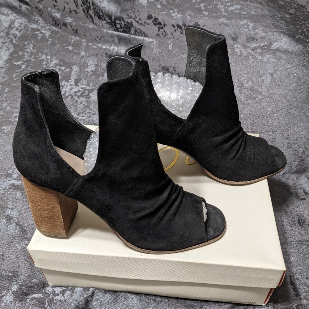 42 Gold Chinese Laundry Peep Toe Heel Bootie black suede Kristin Cavallari leena